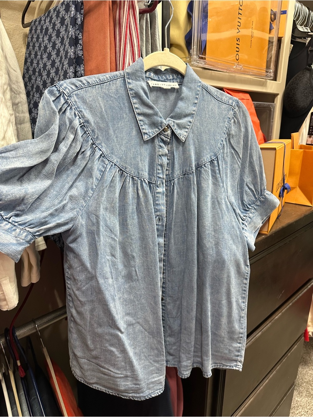Light Blue Denim Puff-Sleeve Button-Front Top - Unknown Brand